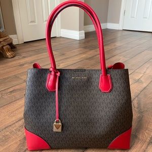 Michael Kors Large Signature Mercer Corner Handbag (brown & bright red)